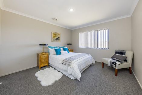 Photo of property in 28 Saralee Drive, Manurewa, Auckland, 2105