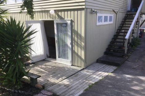 Photo of property in 13 Rickards Place, New Lynn, Auckland, 0600