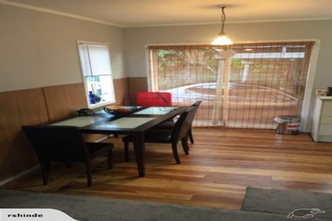 Photo of property in 1/4 Kaurilands Road, Titirangi, Auckland, 0604