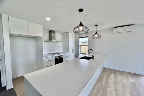 Photo of property in 5/172 Don Buck Road, Massey, Auckland, 0614