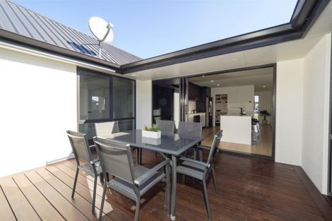 Photo of property in 16 Kelburn Place, Tinwald, Ashburton, 7700