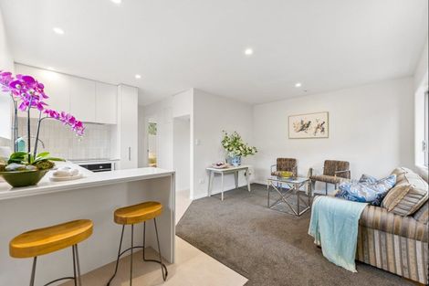 Photo of property in 3/28 Chartwell Avenue, Glenfield, Auckland, 0629