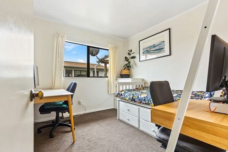 Photo of property in 1/80 Kervil Avenue, Te Atatu Peninsula, Auckland, 0610