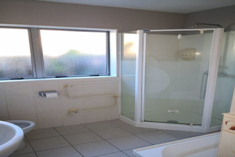 Photo of property in 16a Vera Road, Te Atatu South, Auckland, 0610