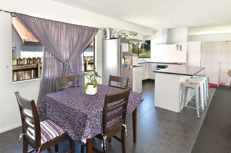 Photo of property in 2/117 Parkhurst Road, Parakai, 0830