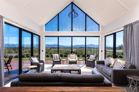 Photo of property in 21 Dry Hills Lane, Riverlands, 7274