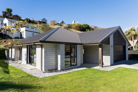 Photo of property in 23 Mcdonnell Road, Arrowtown, 9302