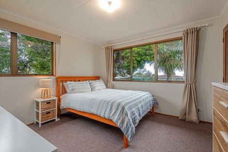 Photo of property in 32 Rata Street, Tokomaru, Palmerston North, 4474