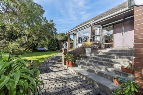 Photo of property in 32 Kinloch Place, Papakowhai, Porirua, 5024