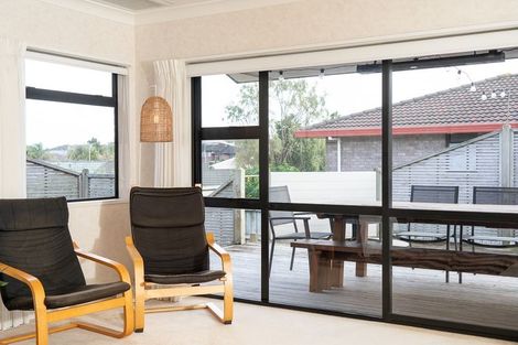 Photo of property in 5 Silhouette Way, Western Heights, Hamilton, 3200