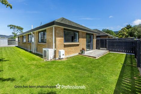 Photo of property in 2 Bathurst Street, Heretaunga, Upper Hutt, 5018