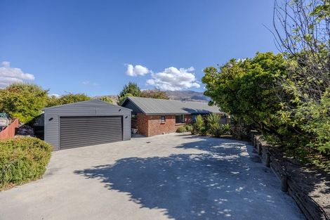 Photo of property in 13 Aeolus Place, Wanaka, 9305