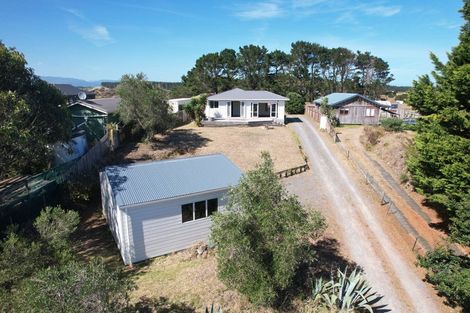 Photo of property in 4 Alan Lindsay Avenue, Waitarere Beach, Levin, 5510