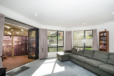 Photo of property in 21 View Ridge Drive, Ranui, Auckland, 0612