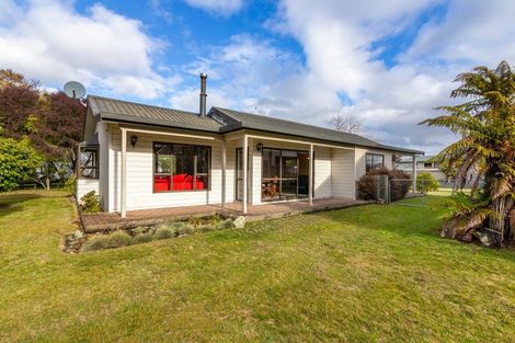 Photo of property in 17 Susan Lane, Kinloch, Taupo, 3377
