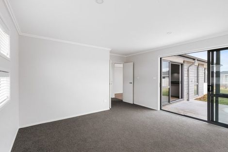 Photo of property in 12 Ridge Drive, Omokoroa, 3114