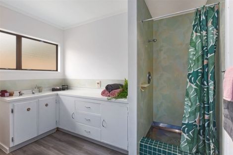 Photo of property in 2 Garboard Lane, Whitby, Porirua, 5024