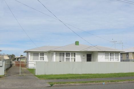 Photo of property in 16 Waitote Street, Castlecliff, Whanganui, 4501