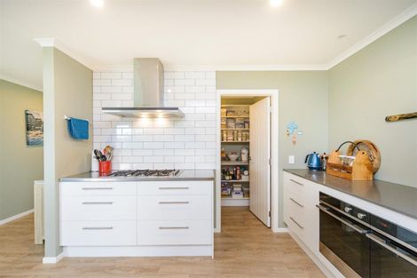 Photo of property in 19 George Street, Bulls, 4818