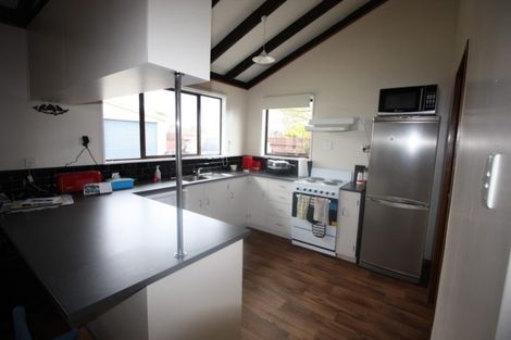 Photo of property in 6 Adams Place, Kelvin Grove, Palmerston North, 4414