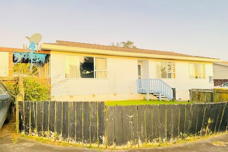 Photo of property in 3/3 Etherton Drive, Weymouth, Auckland, 2103