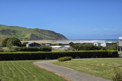 Photo of property in 4b Shoal Beach Road, Aramoana, Omakere, 4271