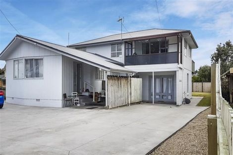 Photo of property in 242 Centreway Road, Orewa, 0931