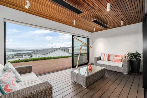 Photo of property in 14 Wangapeka Way, Aotea, Porirua, 5024