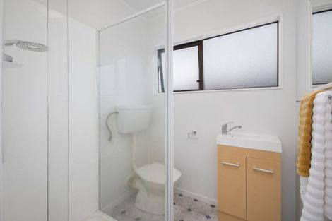 Photo of property in 2/6 Gosford Drive, Botany Downs, Auckland, 2010