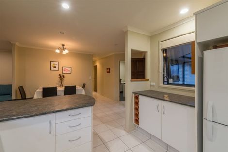 Photo of property in 2 Cochrane Drive, Kerikeri, 0230