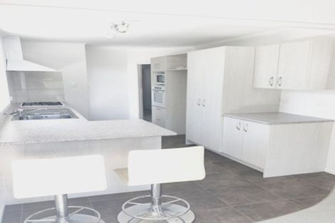 Photo of property in 31 Portadown Avenue, Pakuranga Heights, Auckland, 2010