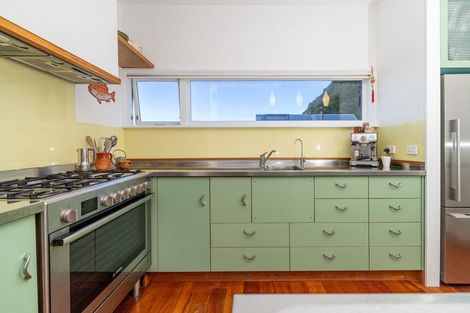 Photo of property in 189 Breaker Bay Road, Breaker Bay, Wellington, 6022