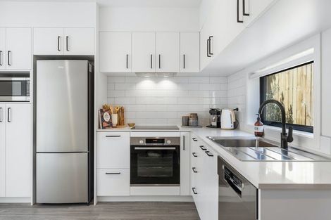 Photo of property in 2a Ellen Avenue, Hillcrest, Auckland, 0627