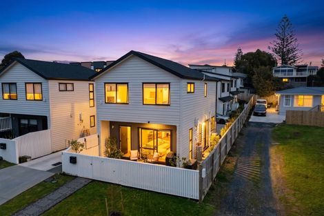Photo of property in 2/2 Chapman Road, Te Atatu Peninsula, Auckland, 0610