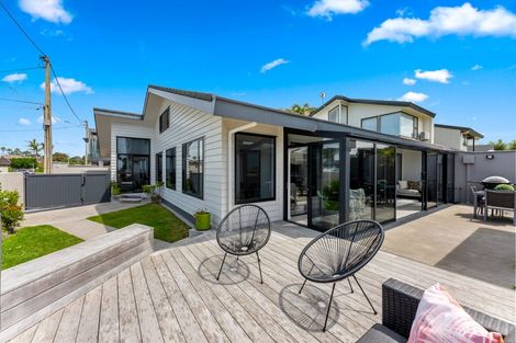 Photo of property in 1/62 Milford Road, Milford, Auckland, 0620