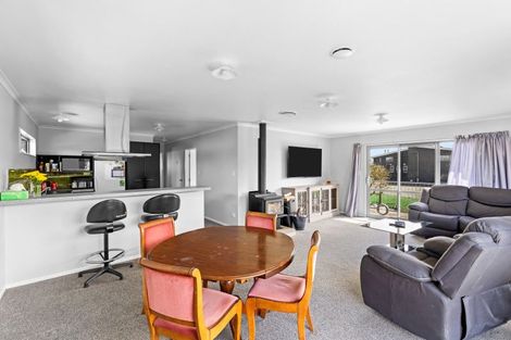 Photo of property in 33 Lower High Street, Marton, 4710