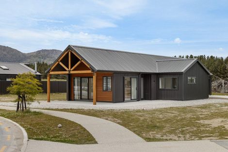 Photo of property in 159 Burdon Loop, Lake Hawea, 9382