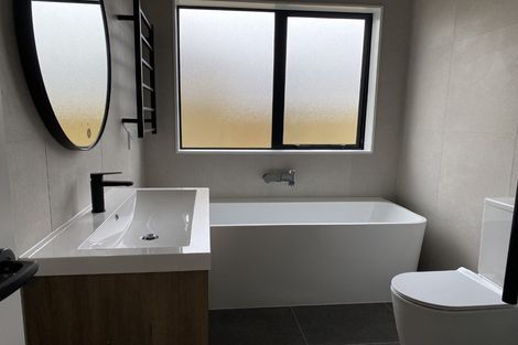 Photo of property in 28 Holcroft Street, Papakura, 2110