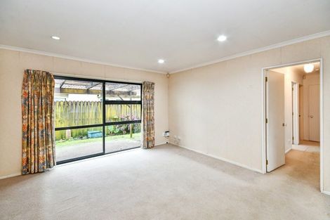 Photo of property in 2/39 Montilla Place, Manurewa, Auckland, 2102