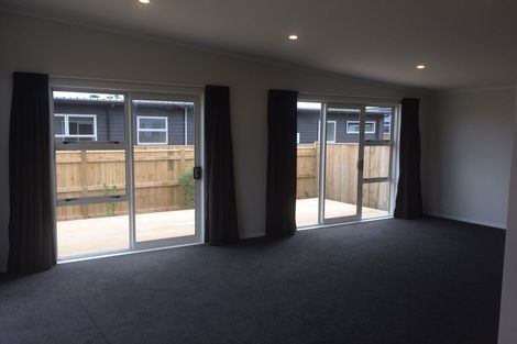 Photo of property in 52 Exeter Crescent, Takaro, Palmerston North, 4412