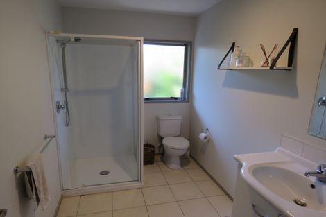 Photo of property in 4 Broadview Road, Opua, 0200