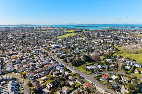 Photo of property in 27 Line Road, Glen Innes, Auckland, 1072