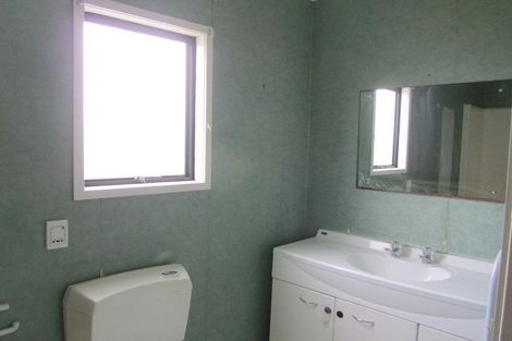 Photo of property in 23 Leiden Place, Totara Vale, Auckland, 0629