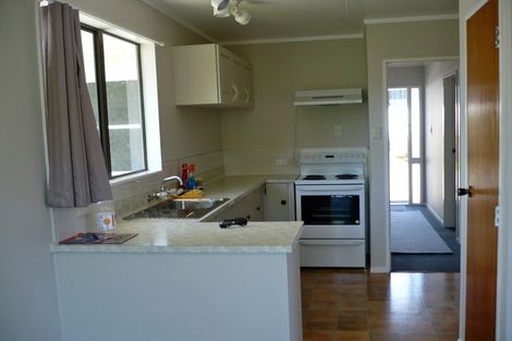 Photo of property in 201a Newlands Road, Newlands, Wellington, 6037