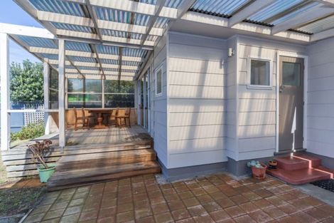 Photo of property in 19 Raukawa Street, Himatangi Beach, Foxton, 4891