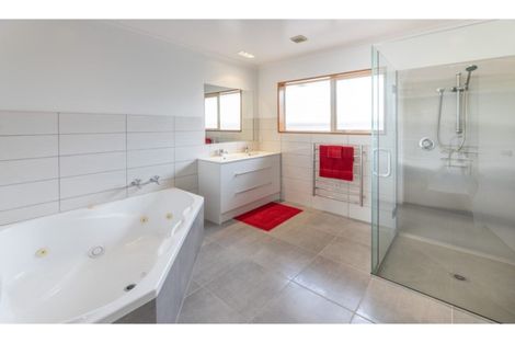 Photo of property in 61 Chesterfield Mews, Russley, Christchurch, 8042