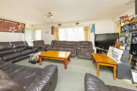 Photo of property in 17 Trounson Avenue, Clendon Park, Auckland, 2103