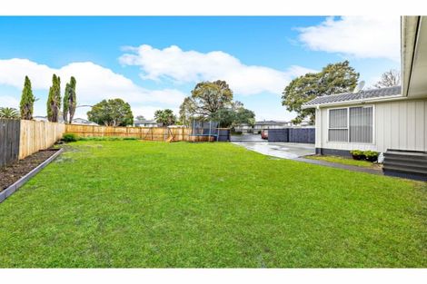 Photo of property in 11 Hinton Place, Weymouth, Auckland, 2103