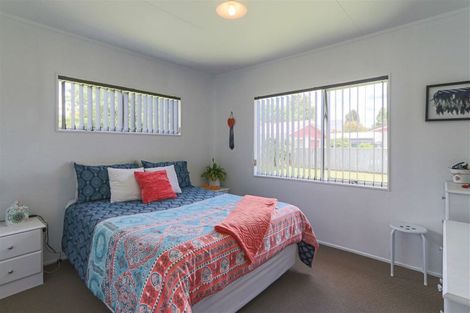 Photo of property in 19 Tawari Street, Inglewood, 4330