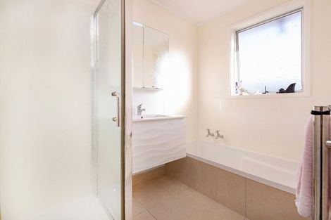 Photo of property in 2/36 Archmillen Avenue, Pakuranga Heights, Auckland, 2010